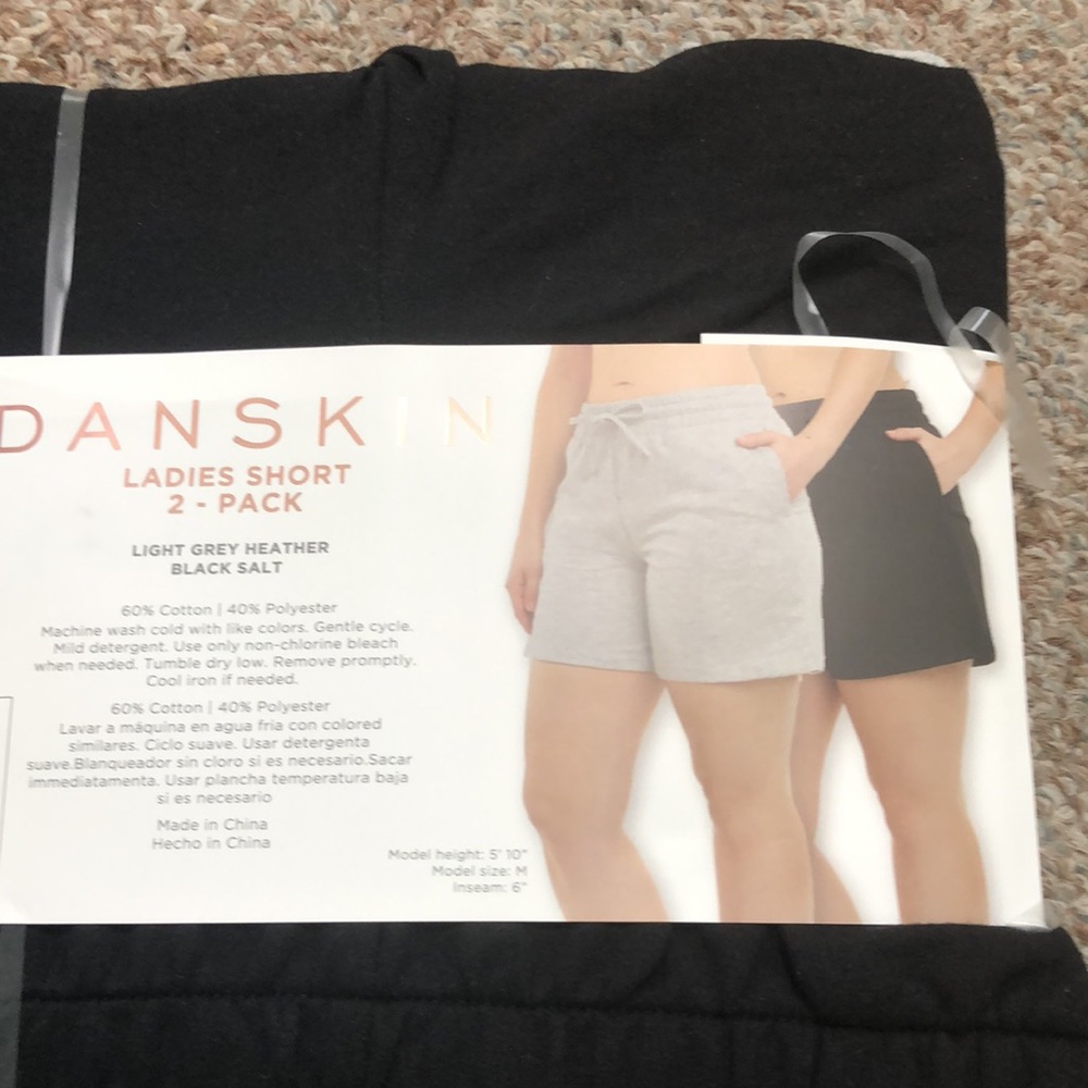 Danskin Ladies Short 2pack - Picture 3 of 4